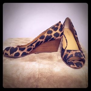 Leopard wedge heels